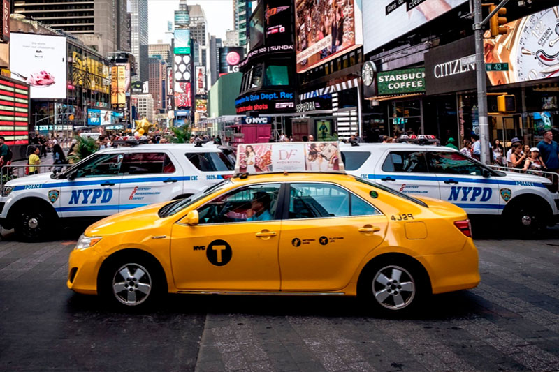 Желтые такси в Нью-Йорке можно будет заказать через приложение Uber