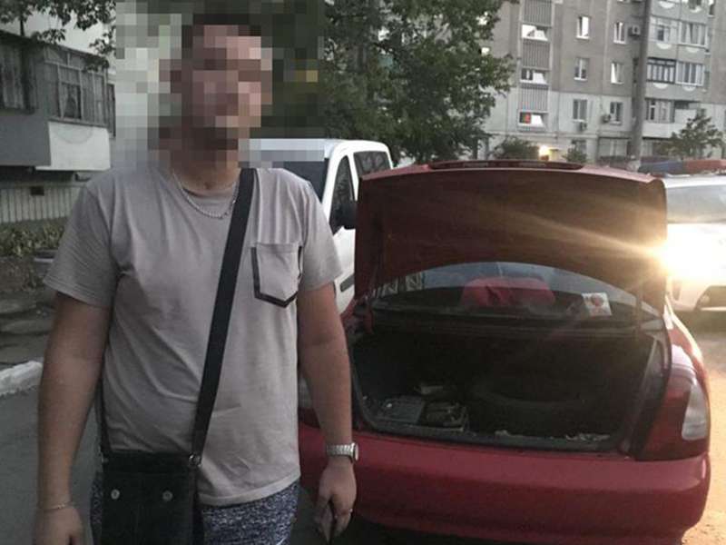 В Запорожье полицейские выявили такси с ворованными аккумуляторами (фото) В Запорожье полицейские выявили такси с ворованными аккумуляторами (фото)