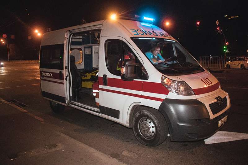 В Киеве на Воскресенке такси попало в ДТП: есть пострадавшие. Фото В Киеве на Воскресенке такси попало в ДТП: есть пострадавшие. Фото