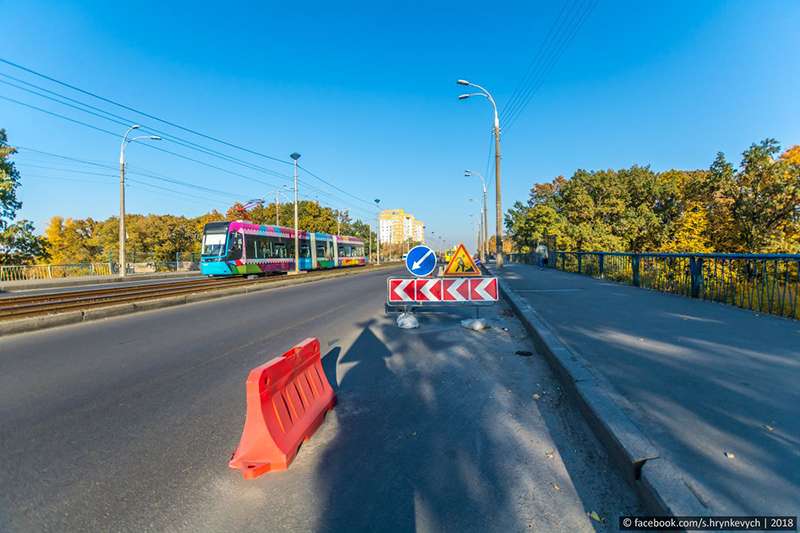 В Киеве на Борщаговке разрушается еще один "уставший" мост. Фото В Киеве на Борщаговке разрушается еще один "уставший" мост. Фото